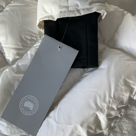 Canada Goose Alliston Puffer New w/tags Women Size Small - Picture 6 of 12